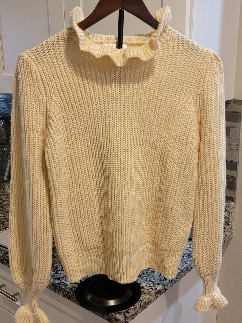 Kurindo Size SMALL Cream Ruffle-Neck Women's Sweater